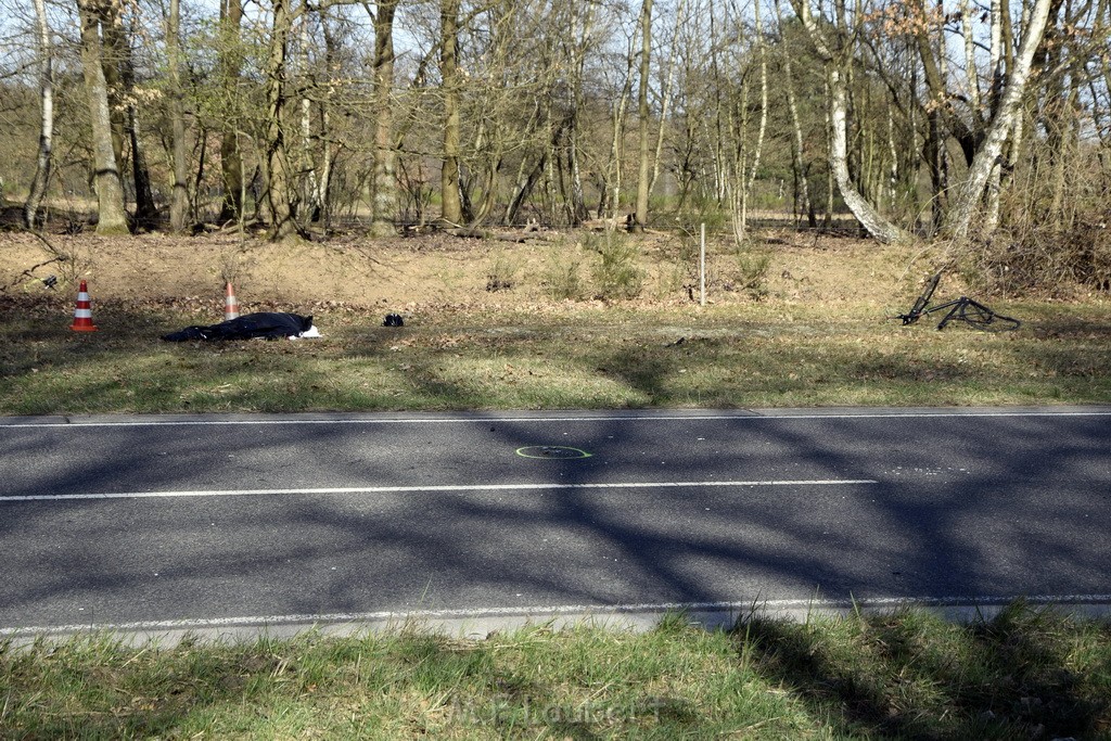 Schwerer VU Krad Fahrrad Koeln Porz Alte Koelnerstr P132.JPG - Miklos Laubert